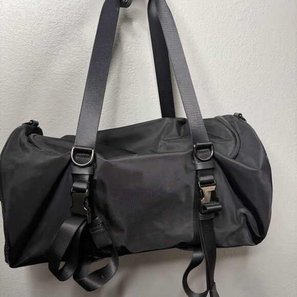 TUMI Voyager Misty Duffel Bag Nylon – Overnight Travel / Gym Bag - Picture 14 of 14